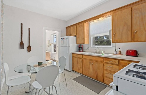 Old Town Apartment | Light & Lovely Modern Farmhouse in Old Town