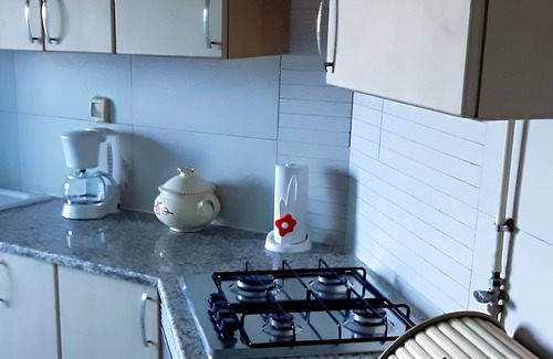 Les Berges Du Lac II Apartment | Lighthouse House with Lake View and Shopping
