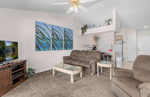 Lakeland Condo | Lighthouse Landing 5-403 - Waterfront Condo with Screened Deck!