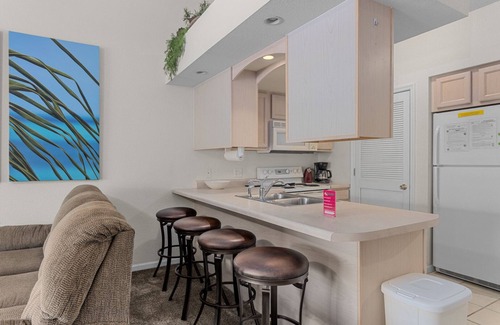 Lakeland Condo | Lighthouse Landing 5-403 - Waterfront Condo with Screened Deck!