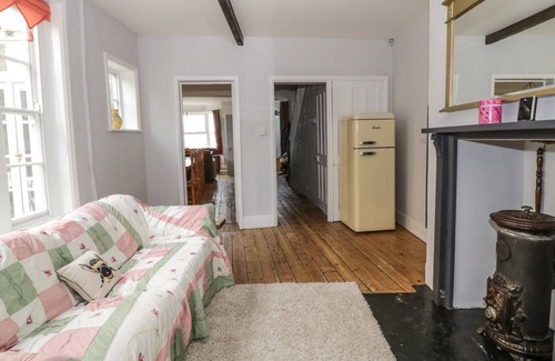 Gorleston-on-Sea Cottage | Lighthouse View