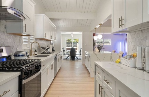 Southwest Anaheim House | Lightsaber Lounge-Hot Tub-Billiards-10mnstoDisney