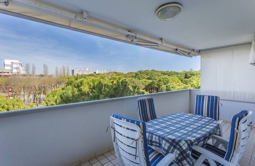 Lignano Sabbiadoro Apartment | Lignano Sabbiadoro Flat with Garage