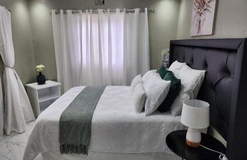 Francistown House | Lihles