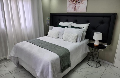 Francistown House | Lihles