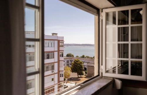 Paco De Arcos Apartment | Like-Home - Studio-Sea view, beach