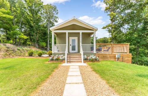 Siloam Springs House | Lil cottage in the woods