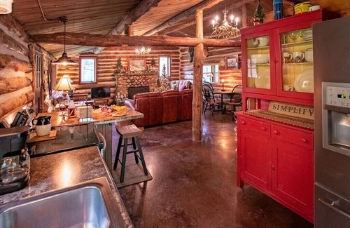 Rock Falls Cabin | Lil’ Kickback On Elk Creek (Eau Claire area)