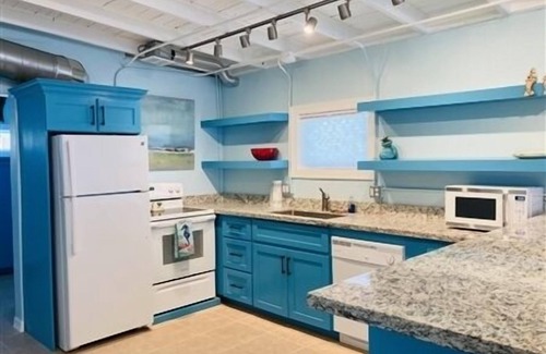 Port Mansfield House | Lil' Salty. Beautiful Newly RenovatedC