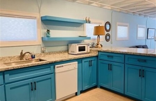 Port Mansfield House | Lil' Salty. Beautiful Newly RenovatedC
