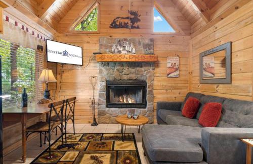 Branson Cedars House | Lil' Treehouse Cabin