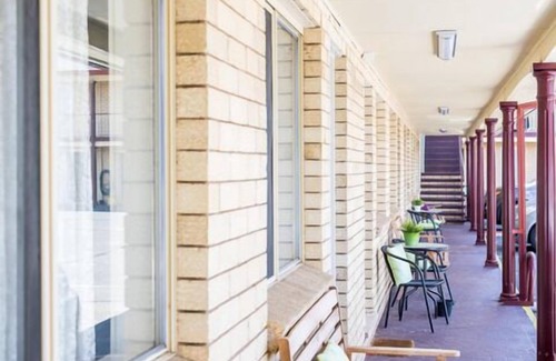 Goulburn Bed & Breakfast | Lilac City Motor Inn Deluxe Twin Room 28