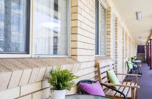 Goulburn Bed & Breakfast | Lilac City Motor Inn Standard Twin Room 5