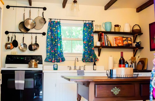 Norwood House | Lilac Cottage - Sleeps 8