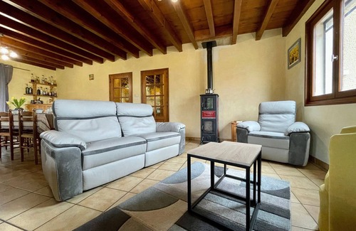 Alleyras Bed & Breakfast | Lilas Room in Alleyras - Pets allowed, Guest table, Spacious grounds