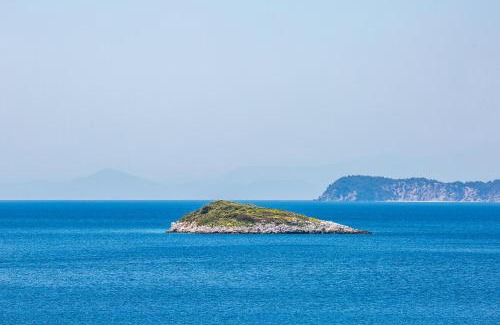Neo Klima Apartment | Lilian Beachfront Apartments