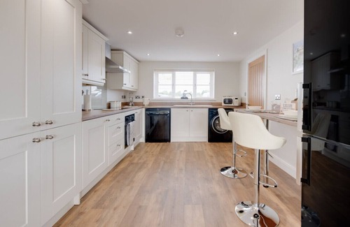 Stanfield House | Lillie Cottage - Two Bedroom House, Sleeps 4