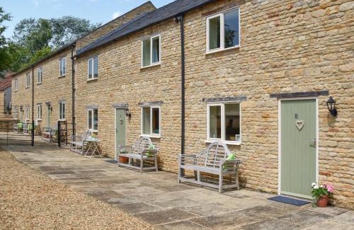 Nassington House | Lily Pad 9 - Uk43919