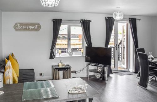 Wroxham House | Lily's Cottage