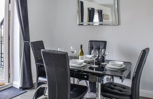 Wroxham House | Lily's Cottage