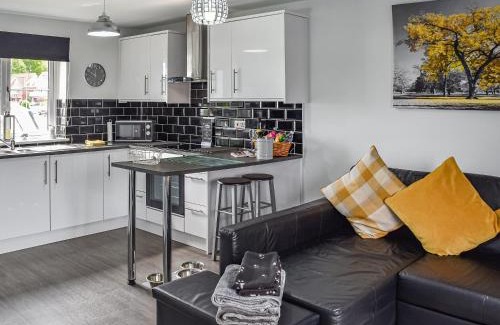 Wroxham House | Lily's Cottage