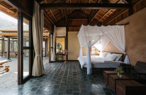 Thach That Villa | Lily’s Home & Retreat - Venue Travel
