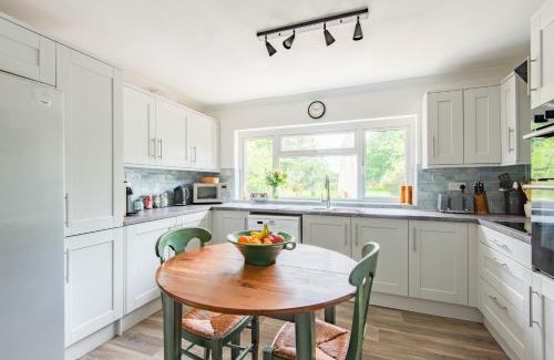 Etchinghill House | Lilywood by Bloom Stays