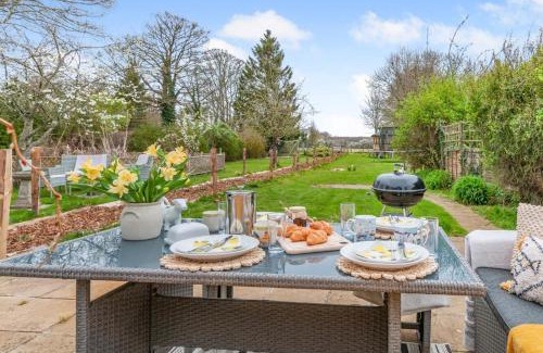 Etchinghill House | Lilywood