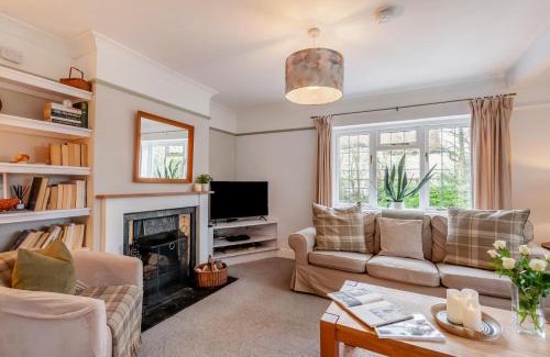 Etchinghill House | Lilywood