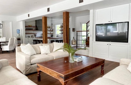Dunmore Town House | Limbo- Private house newly renovated short walk to the beach or dock