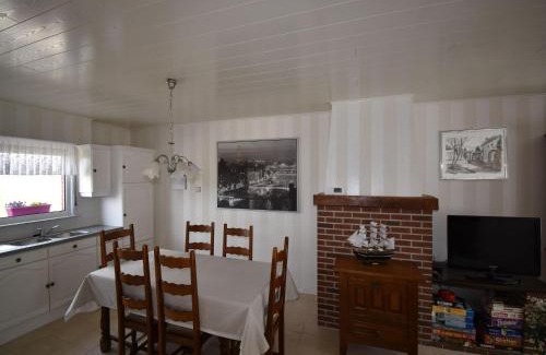 Grote-Brogel House | Limburg Hideaway with Garage
