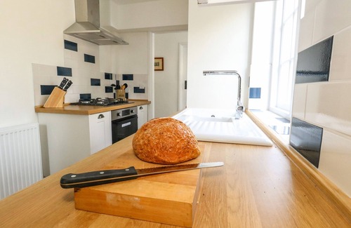 Burton Bradstock Cottage | LIME COTTAGE, character holiday cottage in Burton Bradstock