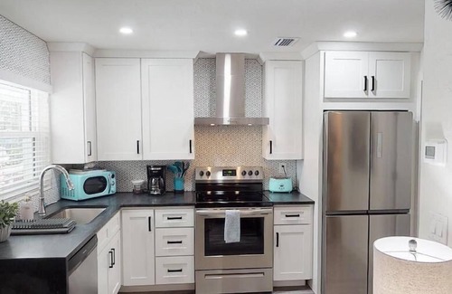 Downtown House | Lime @ El Tropicale Vacation Rentals Downtown Sarasota