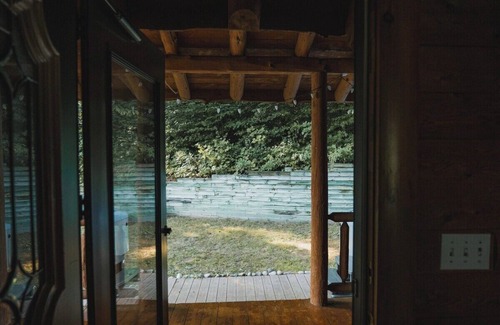 Maple City Cabin | Lime Lake Therapy-Hot Tub/Fire Pit/Ping-Pong/AC