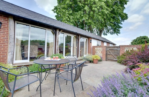 Nettlestead House | Lime Trees - Two Bedroom House, Sleeps 4
