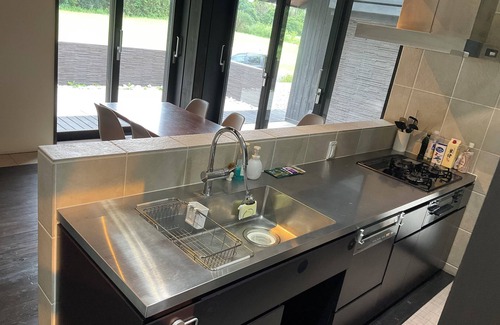 Akaogi House | Limited to one pair per day! The entire building is reserved for private use! A luxurious inn designed in a modern Japanese style! You can enjoy your private time in the nature of Amami Oshima with a large projector. ⭐︎