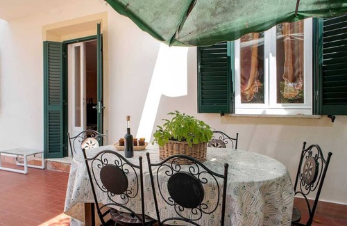 Marina di Cecina House | LINA COTTAGE 300 MT FROM THE SEA AND A FEW STEPS FROM THE PINE FOREST