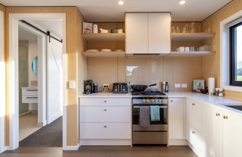 Lincoln House | Lincoln Hideaway: Relaxing Country Vibes