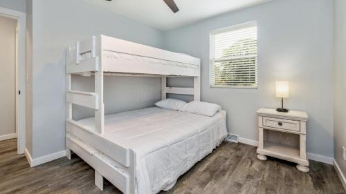 Escanaba House | Lincoln Luxury