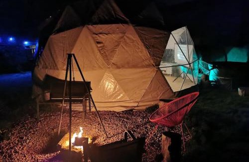 Market Rasen Apartment | Lincoln Star Dome, Hot tub, BBQ