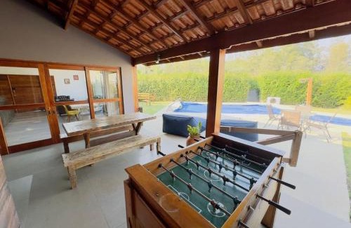 Porangaba House | Linda Casa de Campo Nova em condomínio com piscina aquecida
