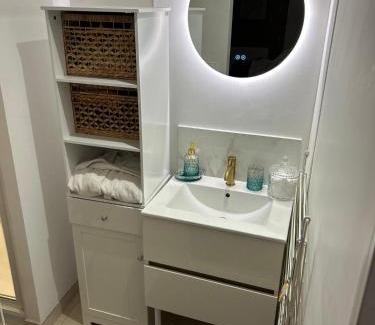 Dijon Centre Ville Apartment | Linda Studio - Historic Center