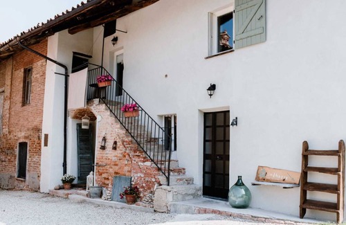 Govone Apartment | Lindhouse Govone | Salvia | Romantic house B&B