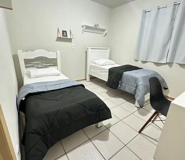 Marilia House | Lindo Sobrado 2 quartos em condomínio no Centro