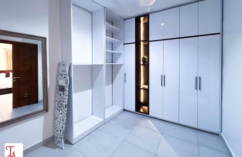 Accra Apartment | Lindsay Apartments - Goldie Block