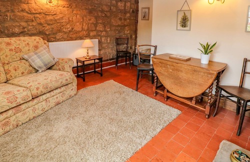Birchover Cottage | LION COTTAGE, family friendly, character holiday cottage in Winster
