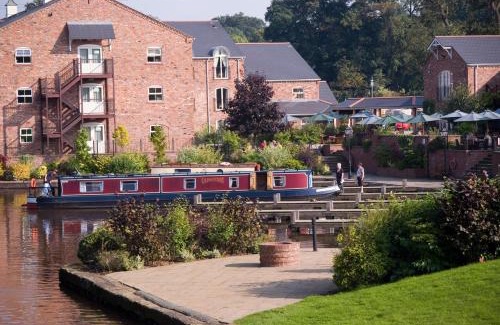 St Martins Hotel | Lion Quays Resort