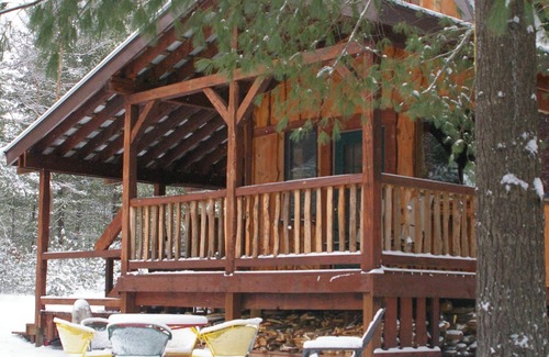 Lowville Cabin | Lion's Den Cabin at The King's Pines
