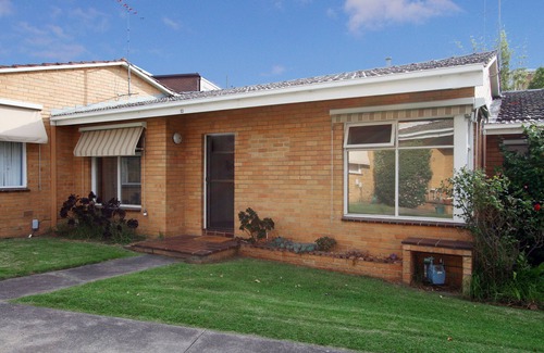 Hawthorn Apartment | Lisson Holiday Rental