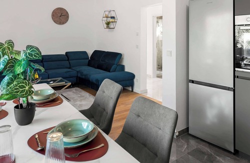 Woerth am Rhein Apartment | LiT LiVING: Luxus | Box SprIng | Parking | Balcony